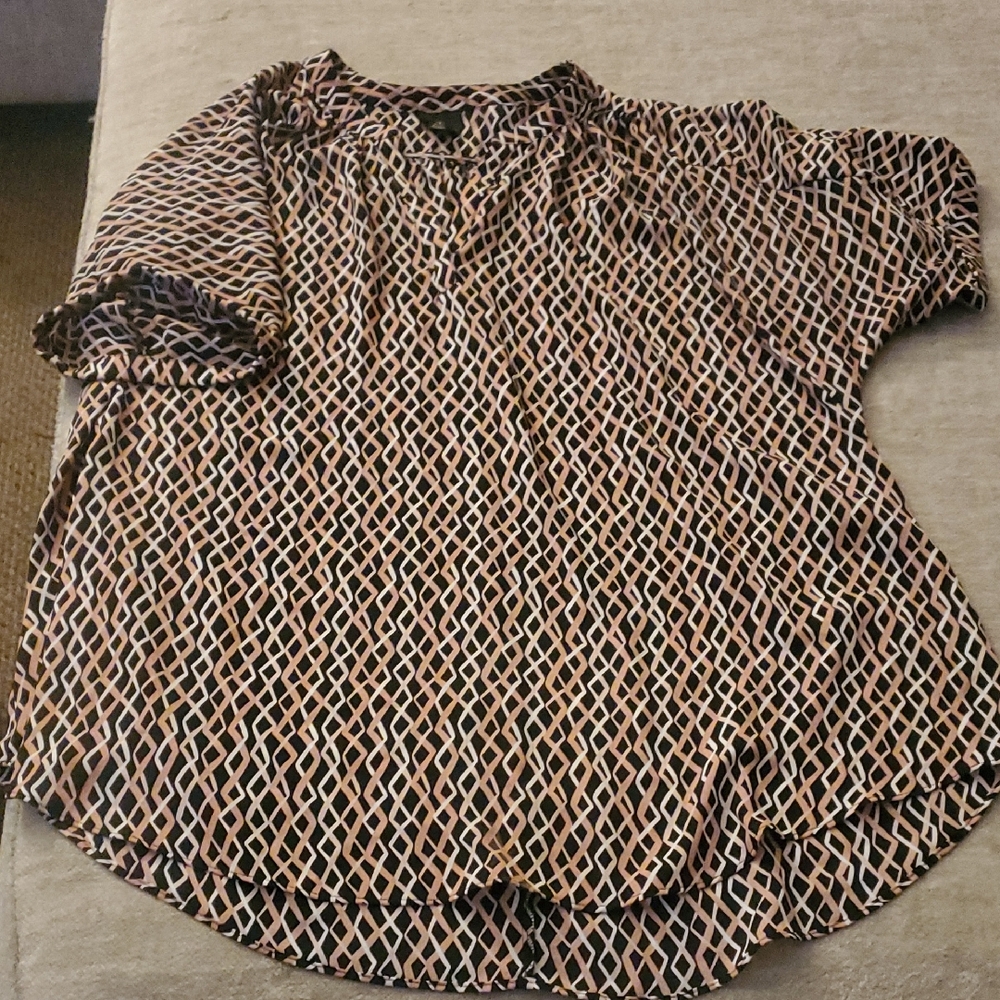 Worthington Black and Cream Patterned Blouse